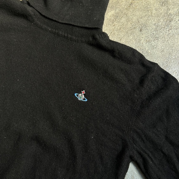 Vivienne Westwood Black Turtleneck w/ Embroidered Orb - Picture 12 of 12
